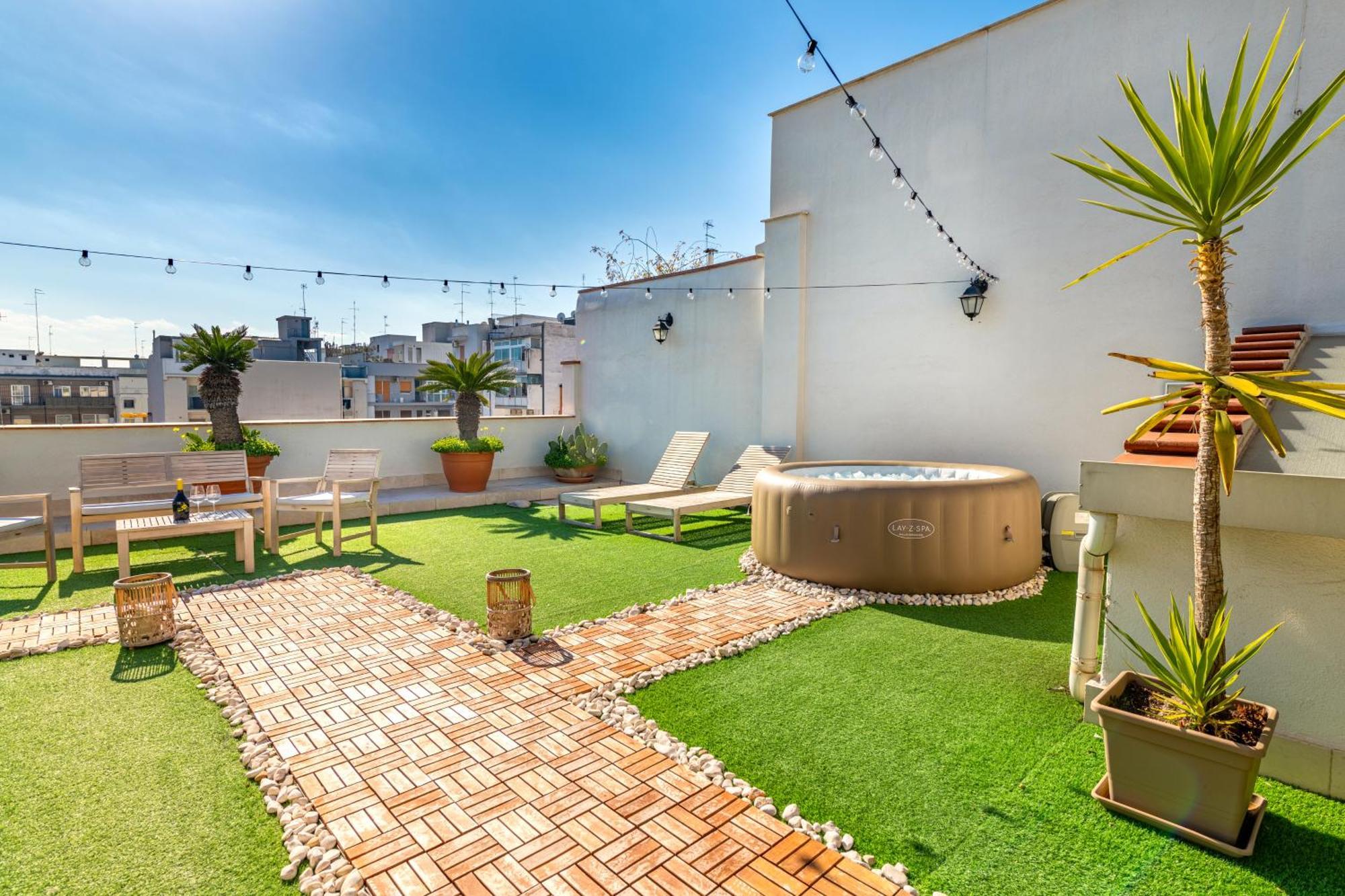 150Mq Rooftop Paradise - Spacious Private Terrace Bari Extérieur photo